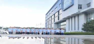 軍訓(xùn)，將我們擰成一股繩