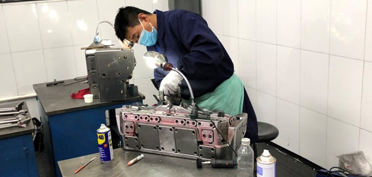 這里有一股暖流，流淌在試模車(chē)間